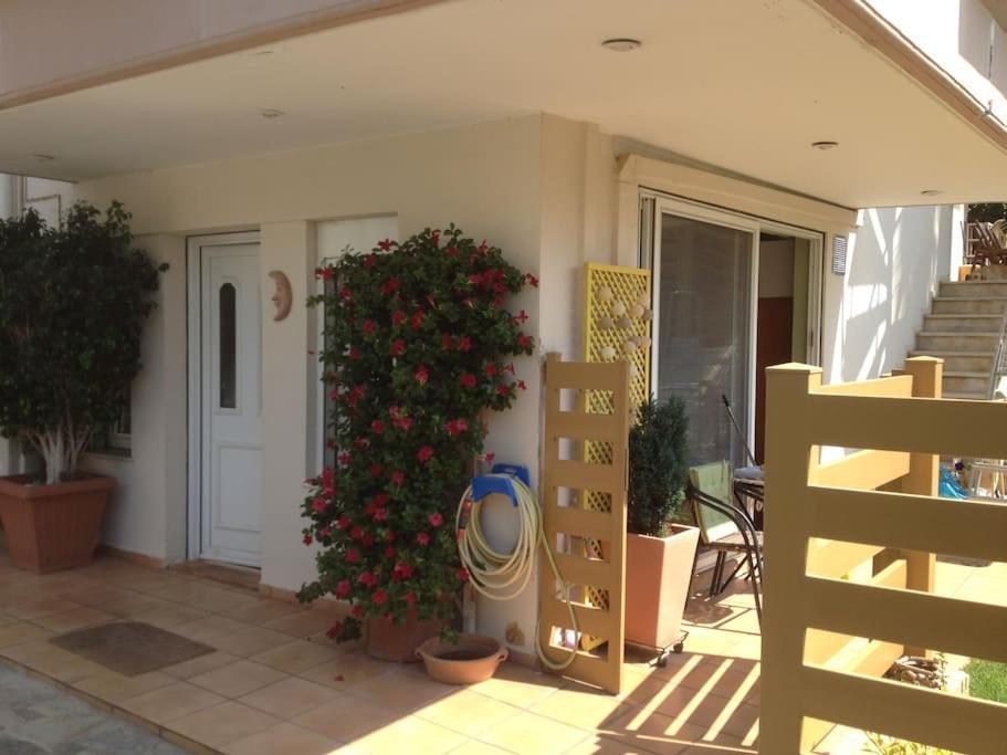 Ησυχες Διακοπες Vila Calamata Exterior foto