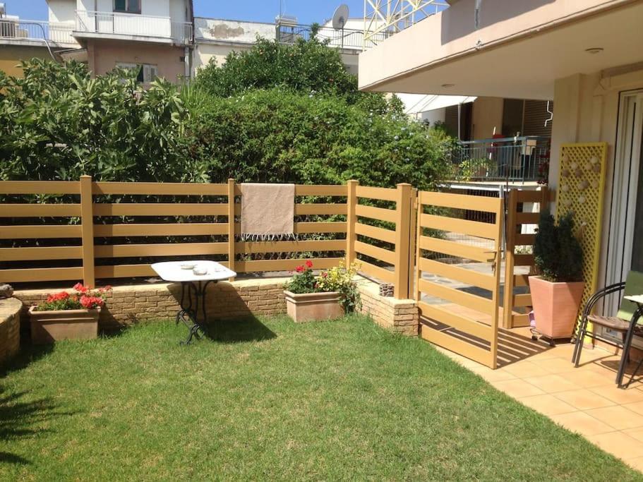 Ησυχες Διακοπες Vila Calamata Exterior foto